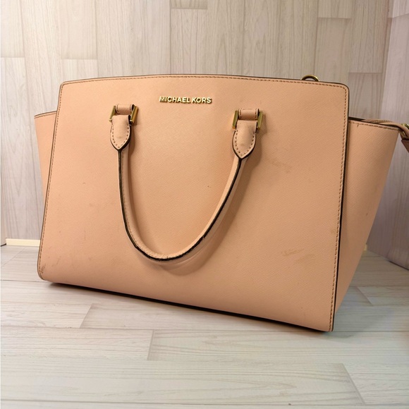 Michael Kors Handbags - Michael Kors Cream Satchel Bag